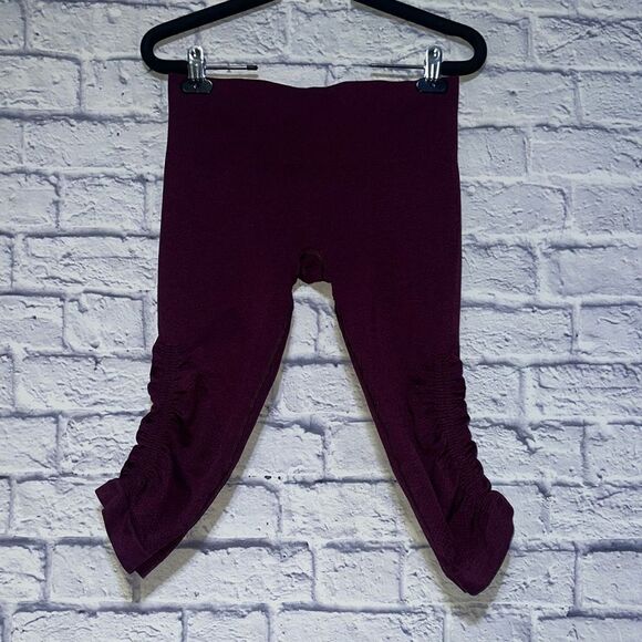 Lululemon Ebb & Flow Ruched Cropped Burgundy Leggings Size 6 - Picture 1 of 9